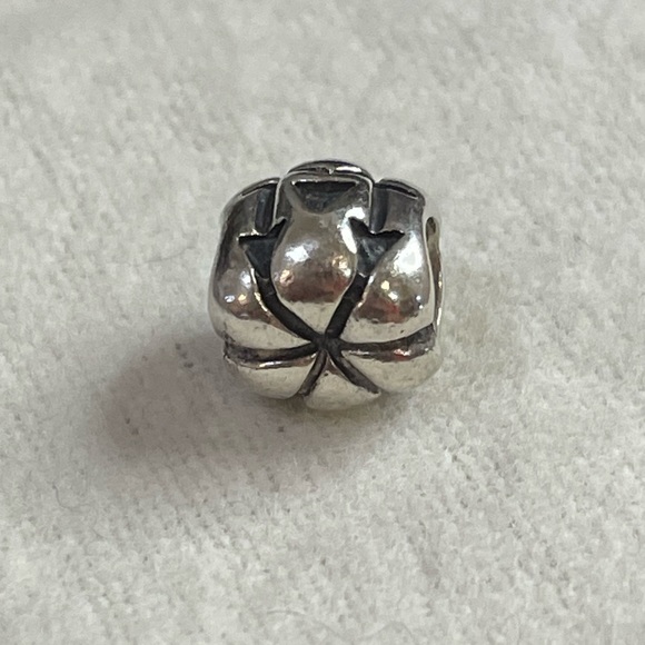 Pandora Jack-O-Lantern Pumpkin Charm - Picture 10 of 12